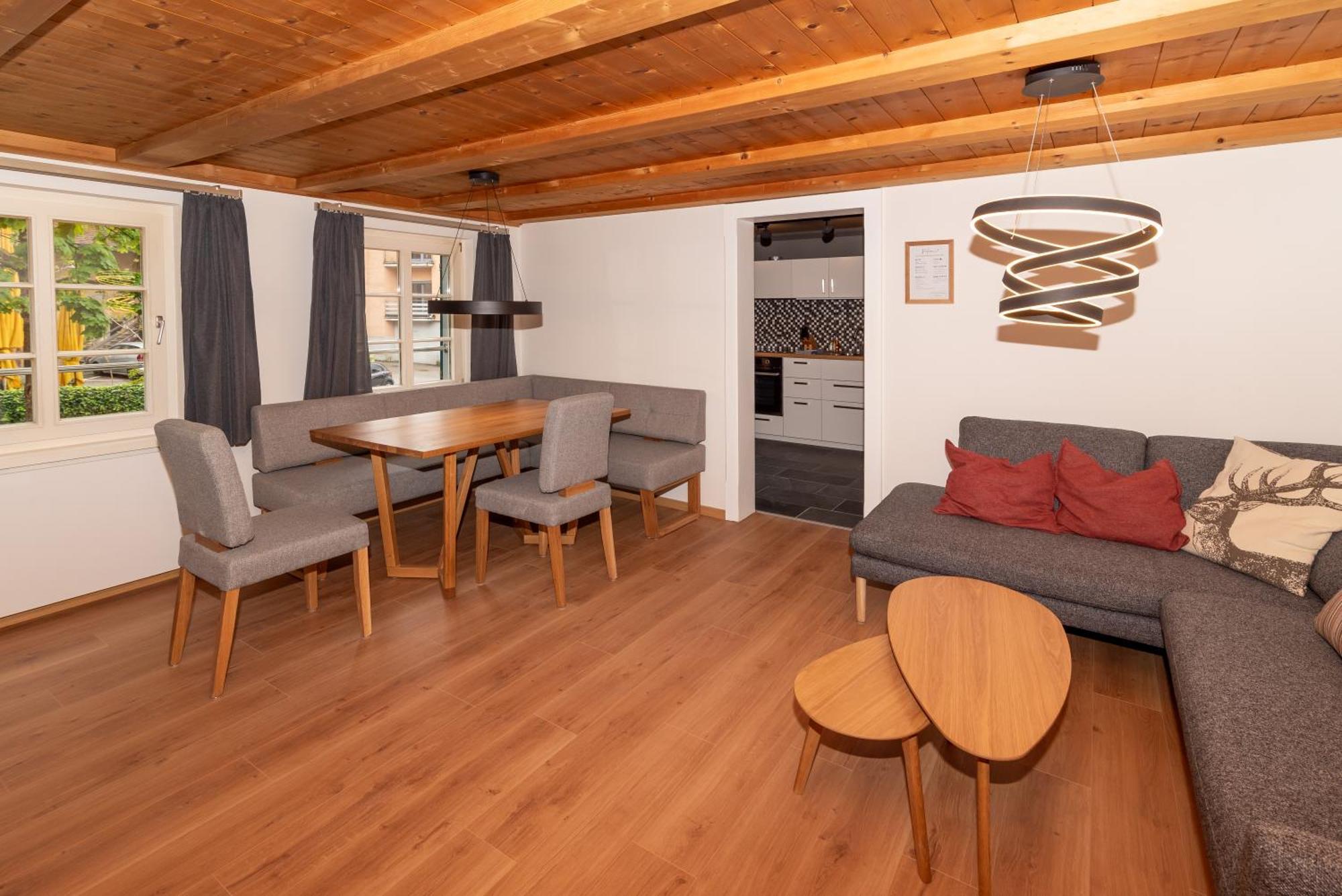 Crimson Cottage Apartments Дорнбірн Екстер'єр фото