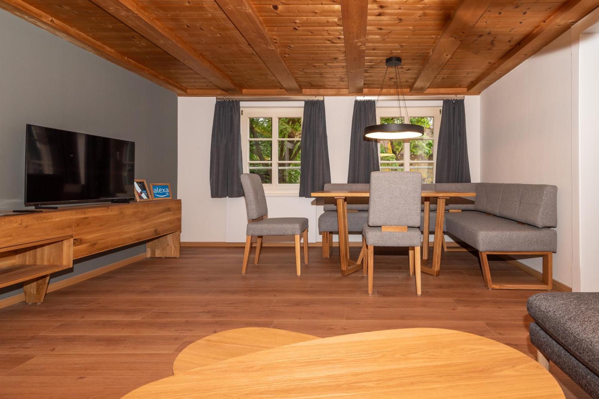 Crimson Cottage Apartments Дорнбірн Екстер'єр фото