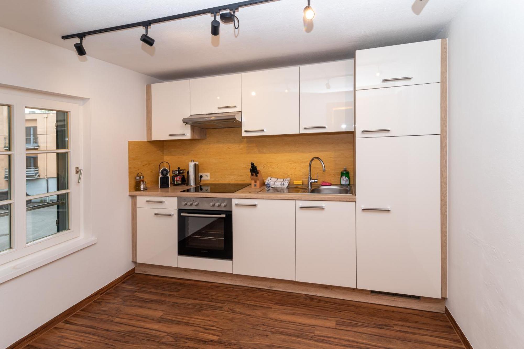 Crimson Cottage Apartments Дорнбірн Екстер'єр фото