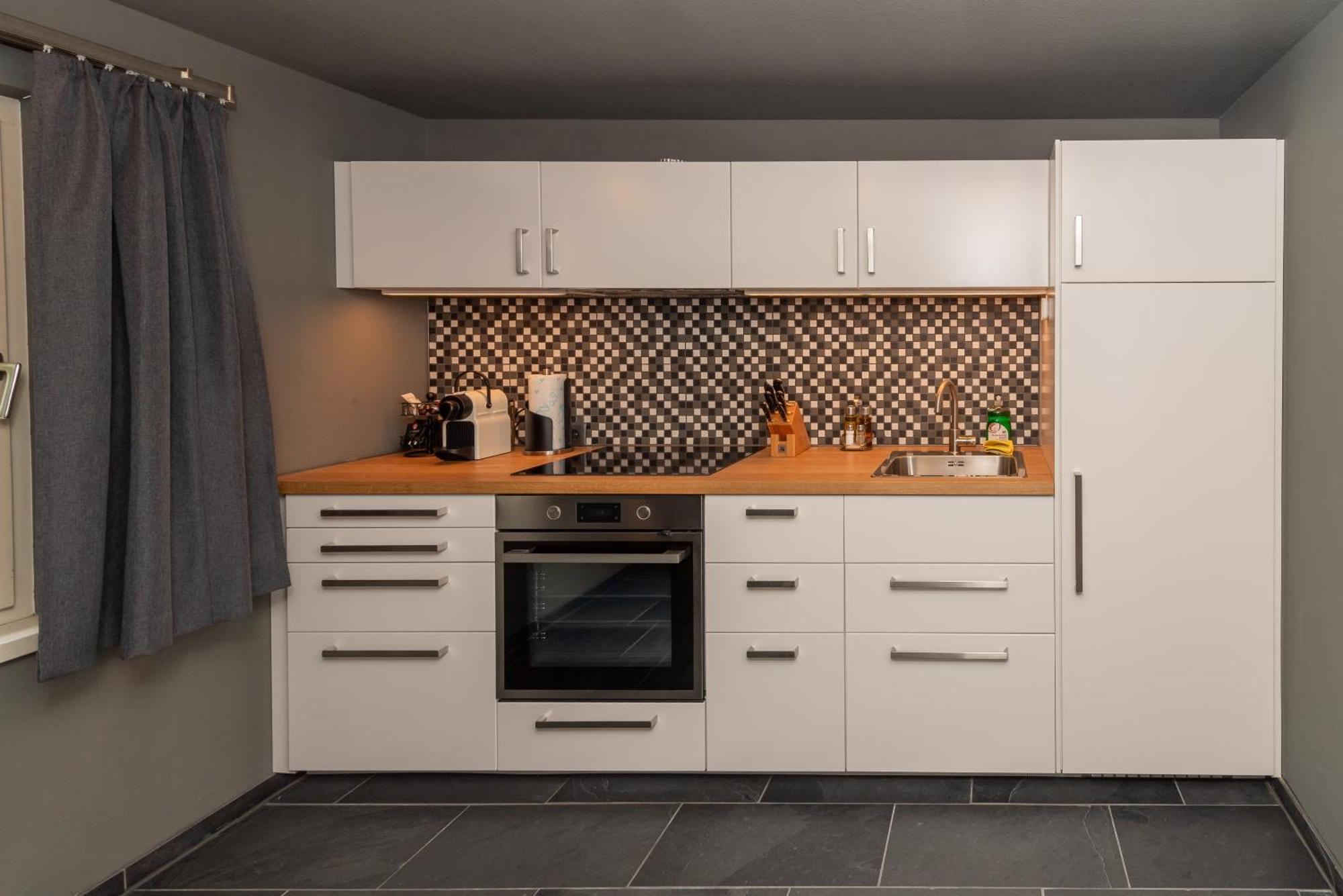 Crimson Cottage Apartments Дорнбірн Екстер'єр фото