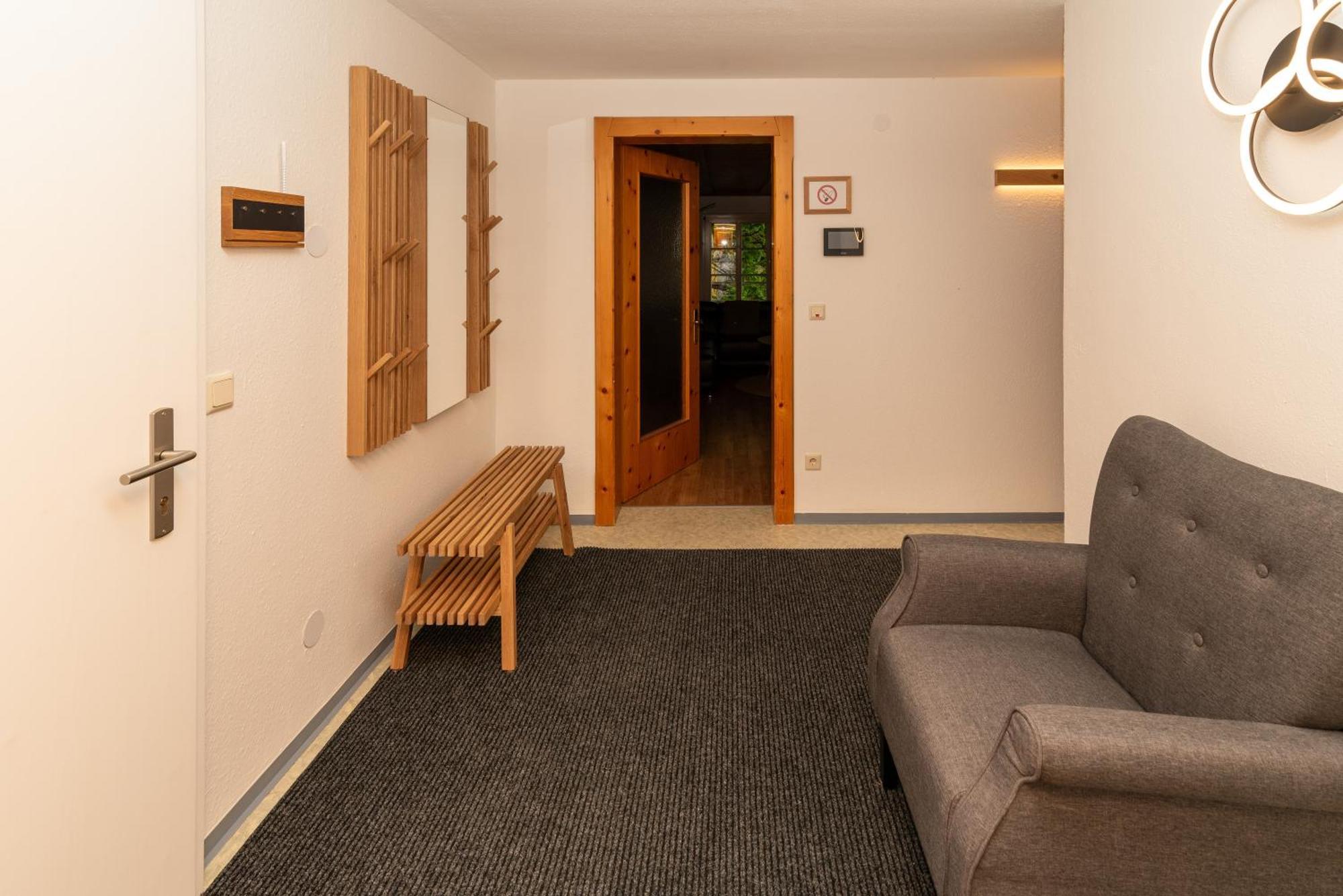 Crimson Cottage Apartments Дорнбірн Екстер'єр фото
