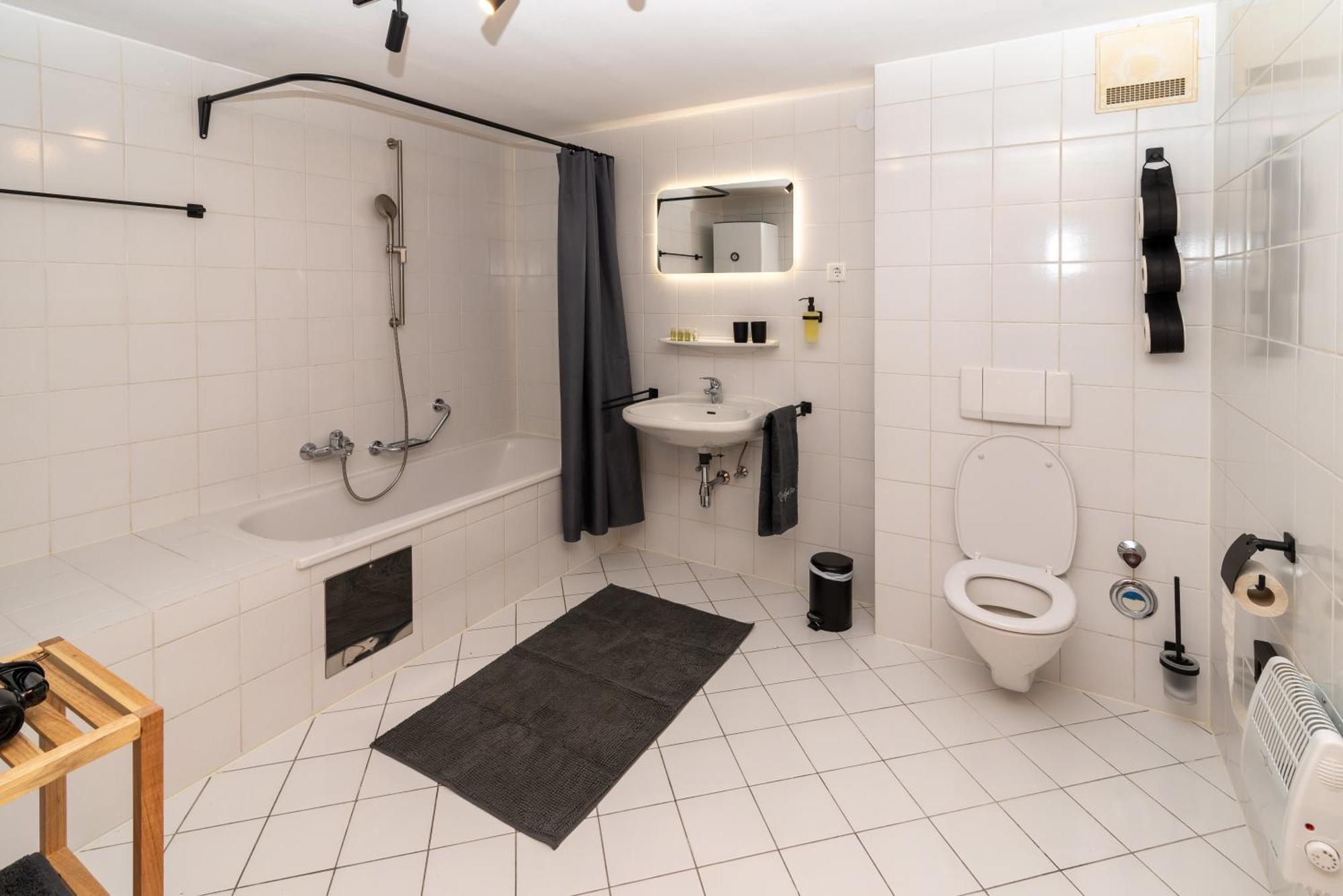 Crimson Cottage Apartments Дорнбірн Екстер'єр фото