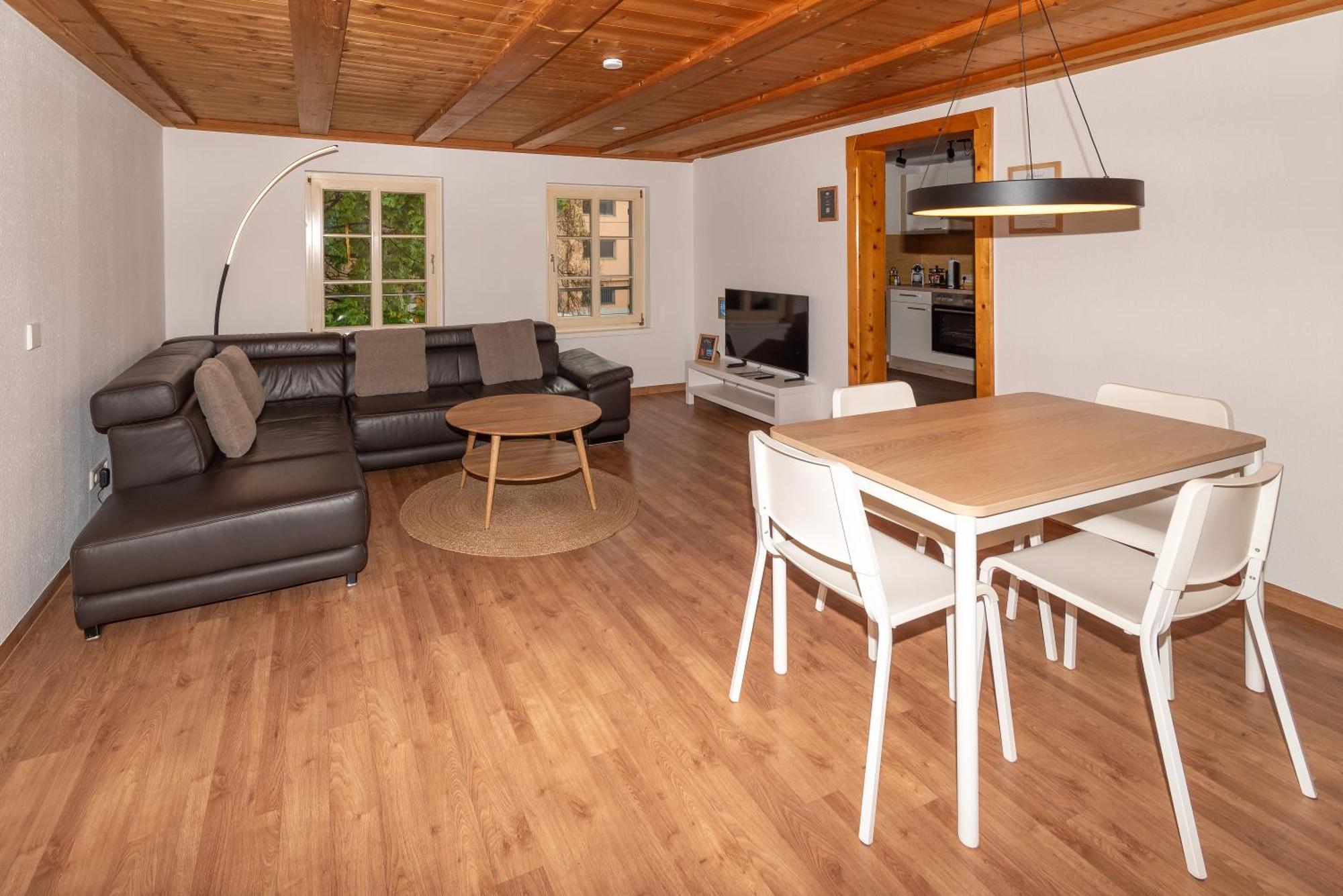 Crimson Cottage Apartments Дорнбірн Екстер'єр фото
