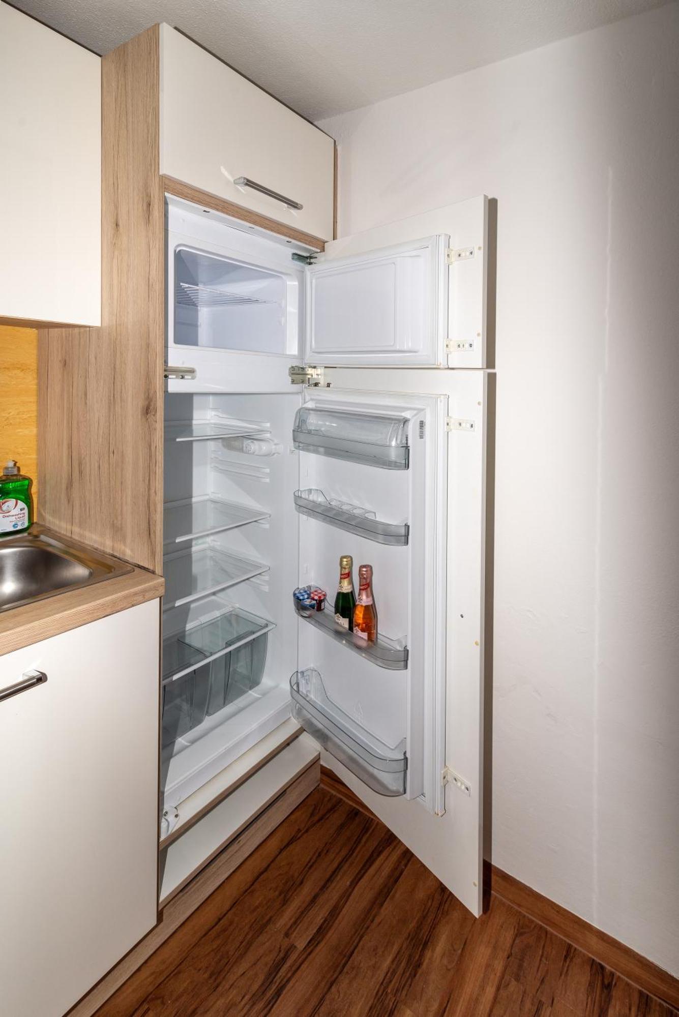 Crimson Cottage Apartments Дорнбірн Екстер'єр фото