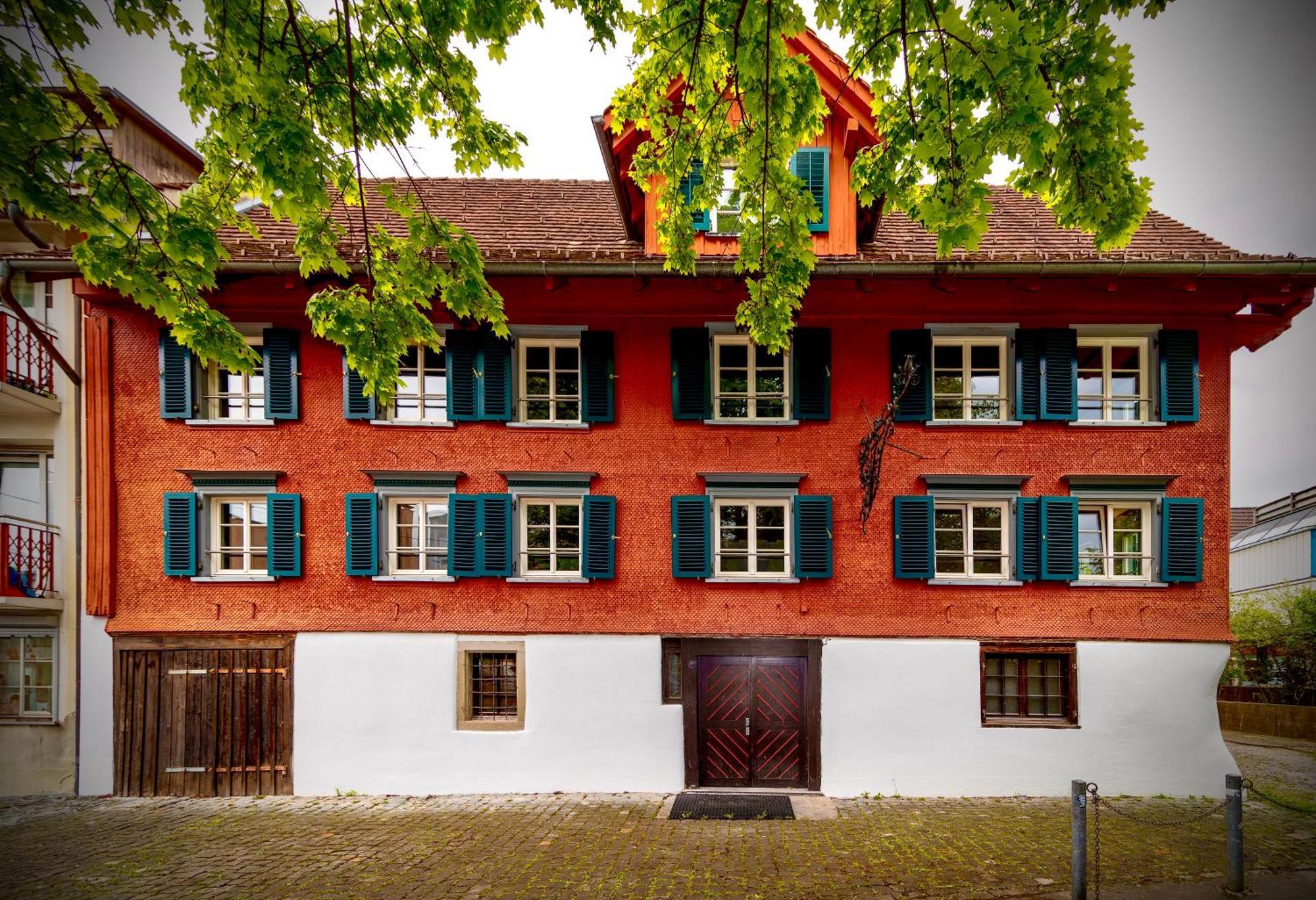 Crimson Cottage Apartments Дорнбірн Екстер'єр фото