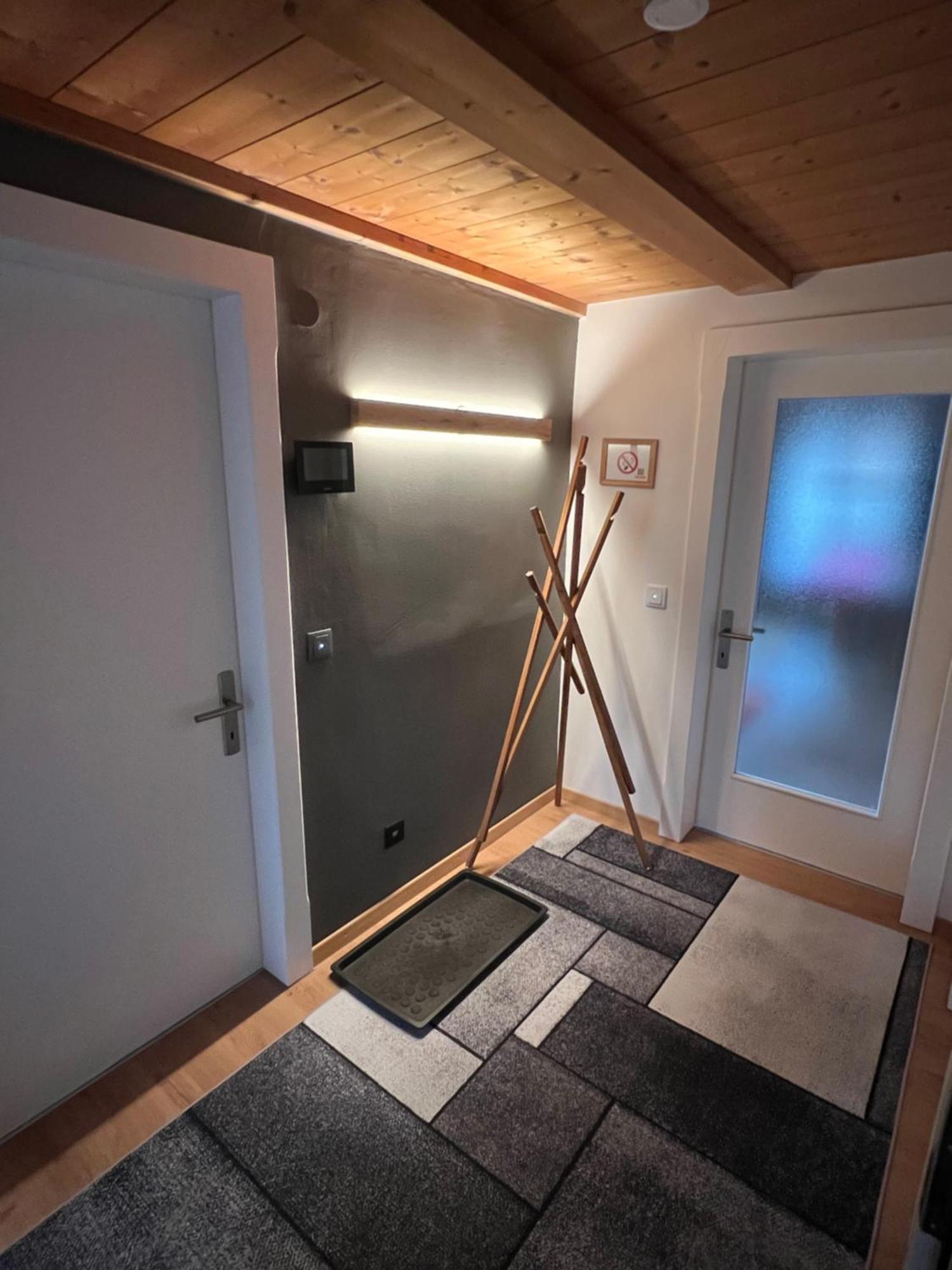 Crimson Cottage Apartments Дорнбірн Номер фото