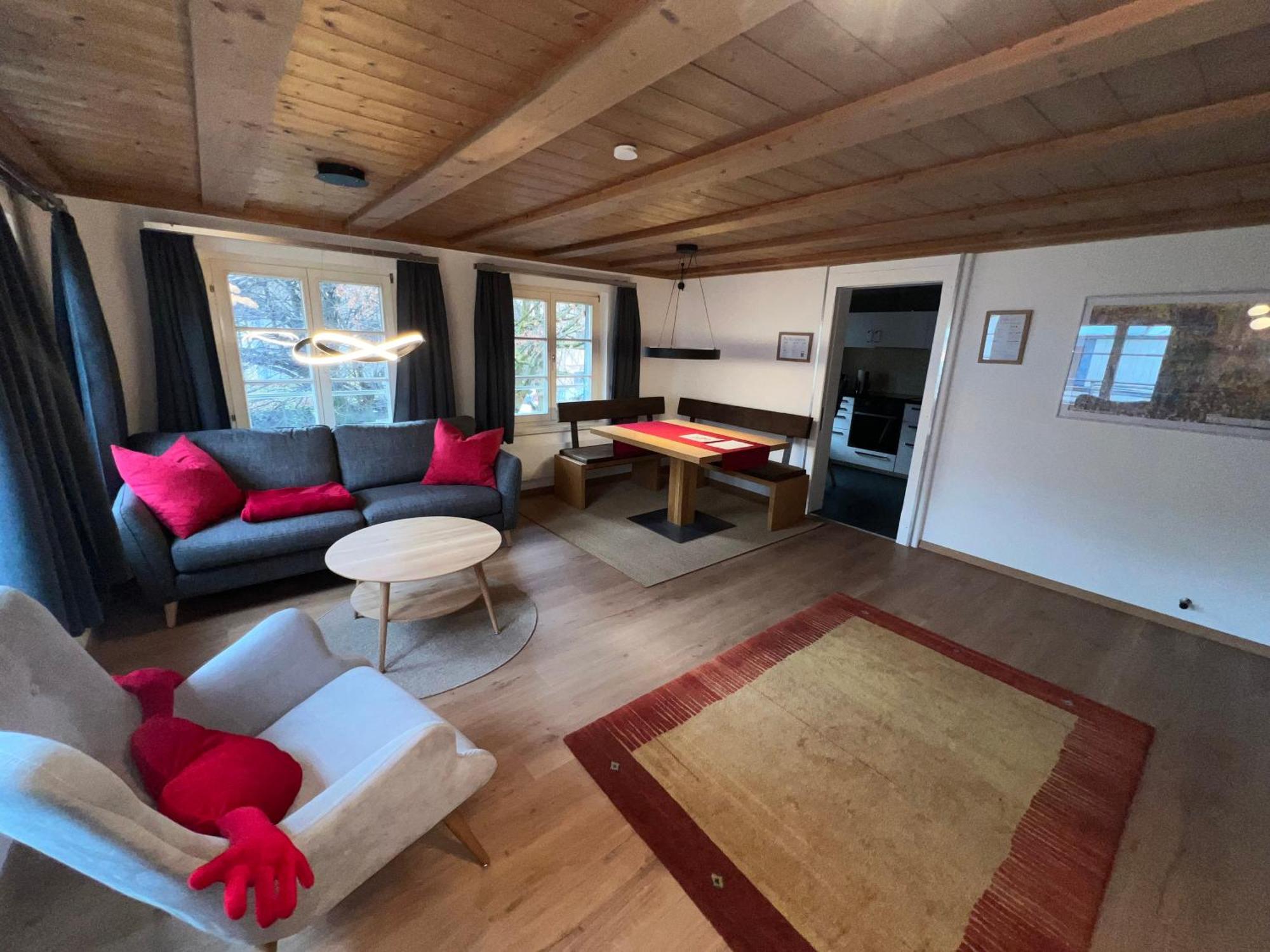 Crimson Cottage Apartments Дорнбірн Екстер'єр фото